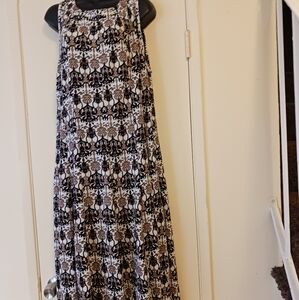 HAANI WOMAN DRESS 2Xcolors white, black , brown, pattern designs.